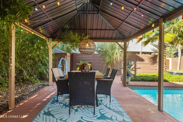 $750,000 | 128 Lee Street, Biloxi, MS 39530