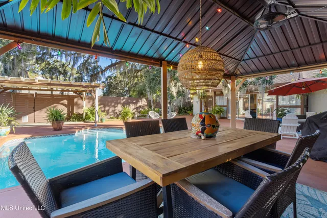 $750,000 | 128 Lee Street, Biloxi, MS 39530