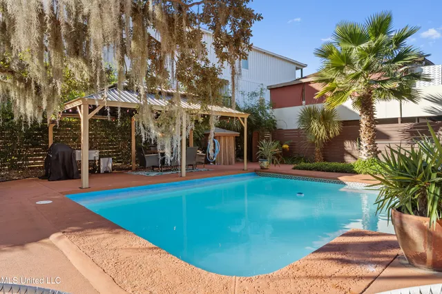 $750,000 | 128 Lee Street, Biloxi, MS 39530