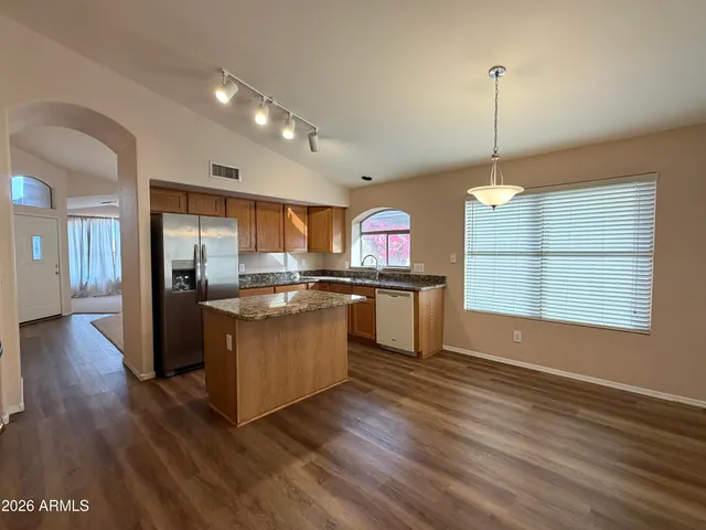 $2,300 | 6431 West Escuda Road, Glendale, AZ 85308