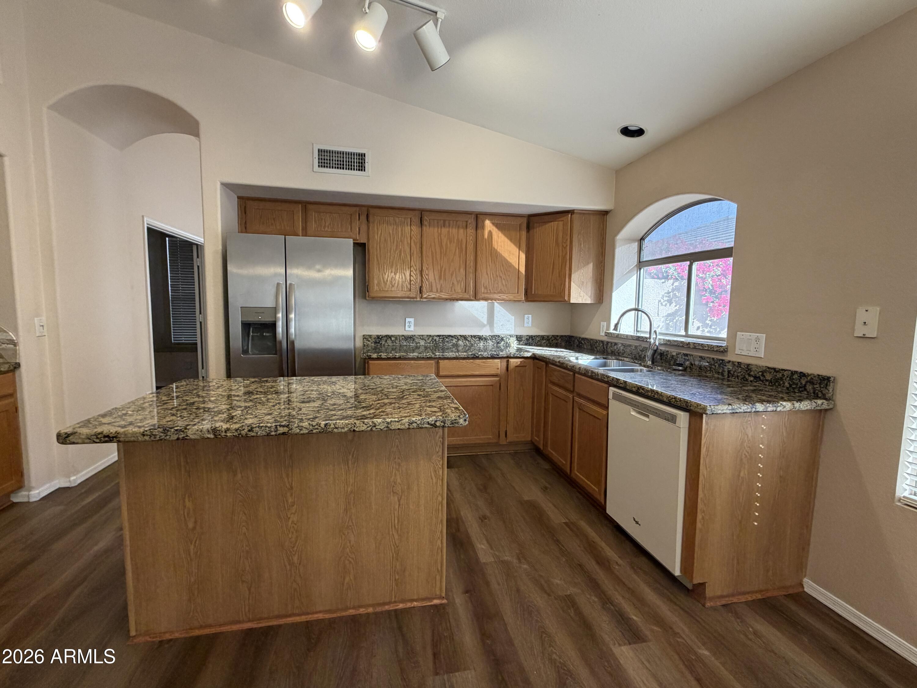 6431 West Escuda Road Glendale, AZ 85308 - Photo 12 of 26 Kitchen