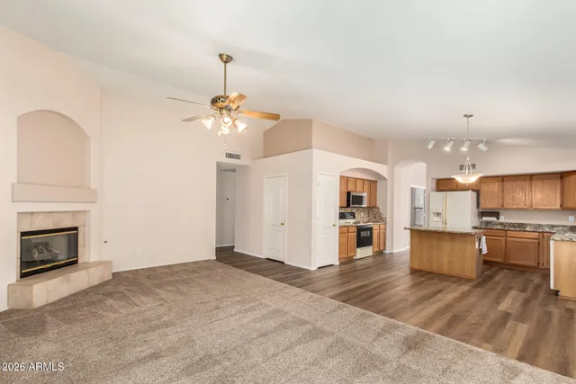 $2,300 | 6431 West Escuda Road, Glendale, AZ 85308