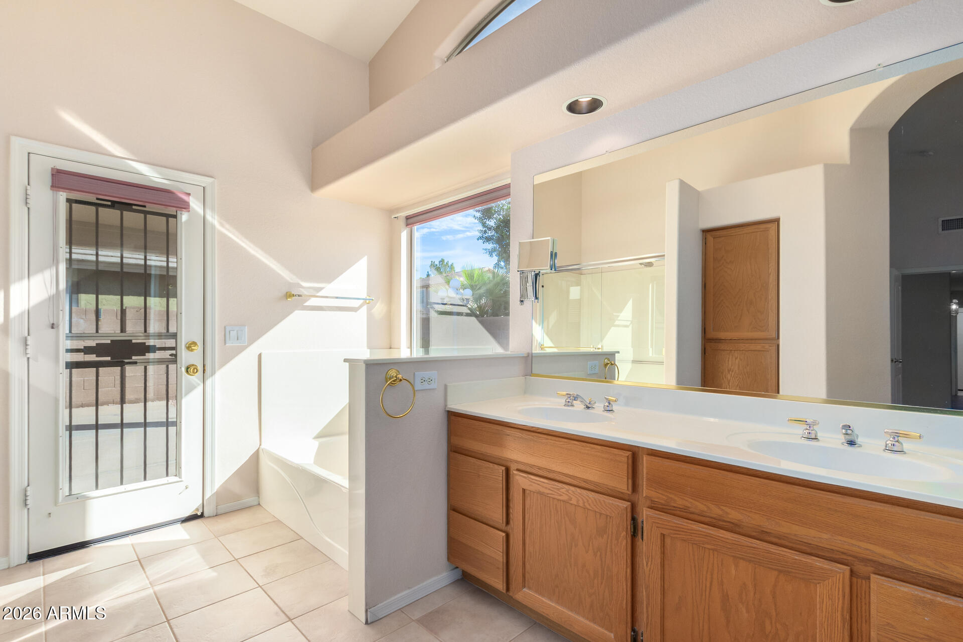 6431 West Escuda Road Glendale, AZ 85308 - Photo 17 of 26 Primary Bath