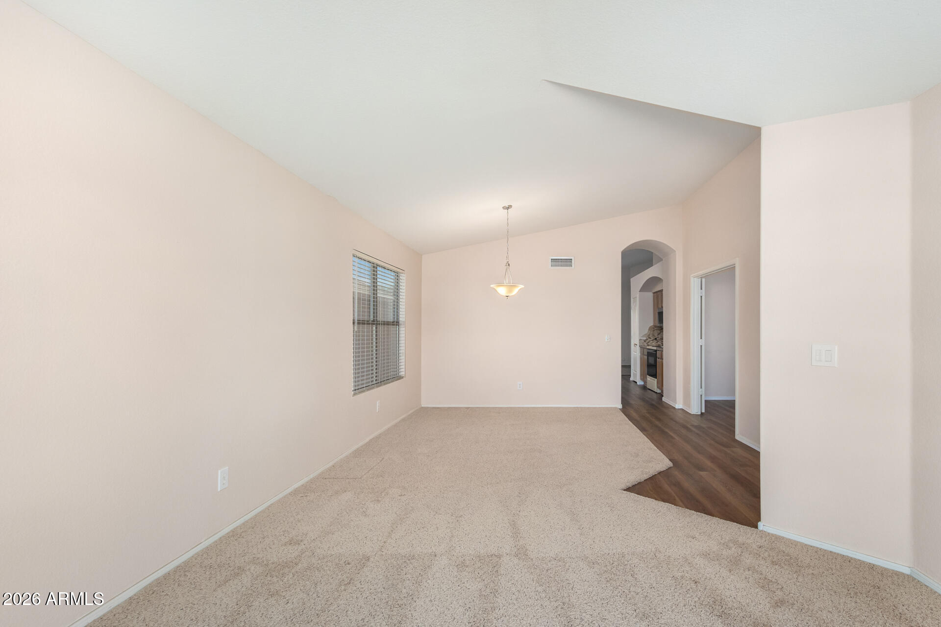 6431 West Escuda Road Glendale, AZ 85308 - Photo 9 of 26 Living room