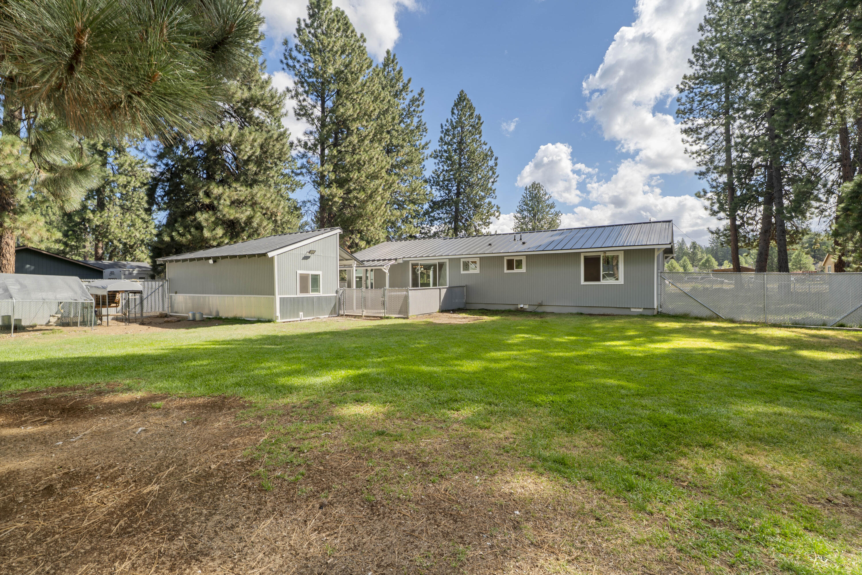 59773 Cheyenne Road Bend, OR 97702 - Photo 31 of 46 42-Exterior