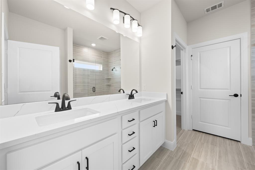 1124 Abigail Way Midlothian, TX 76065 - Photo 8 of 28 1124 Abigail- Primary Suite-3
