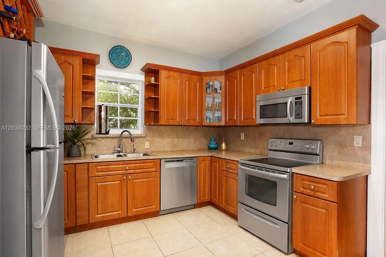 452 Southwest 26th Road Miami, FL 33129 - Photo 11 of 20