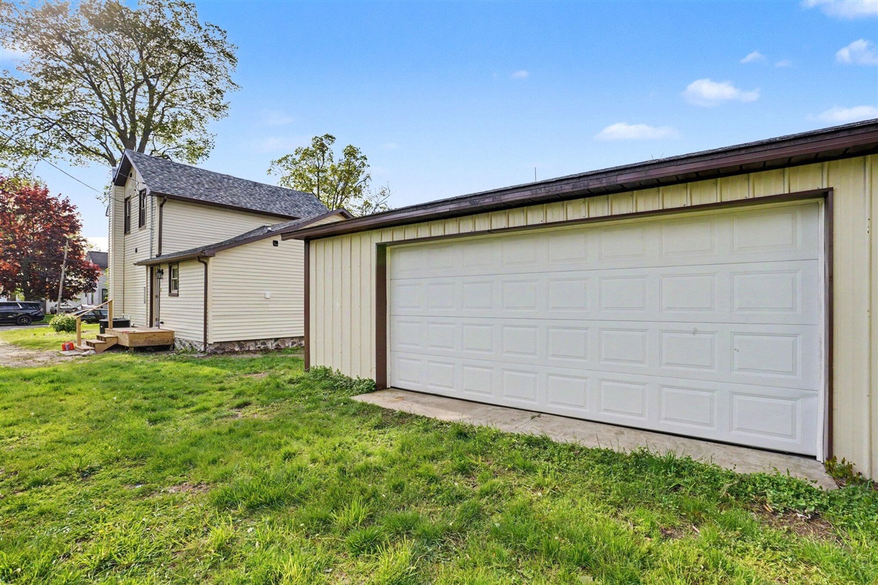 112 North Andrews Street Three Rivers, MI 49093 - Photo 16 of 19