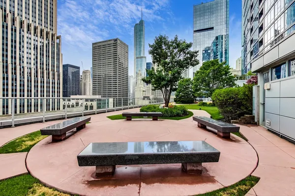 $4,500 | 240 East Illinois Street, Unit 1805, Chicago, IL 60611