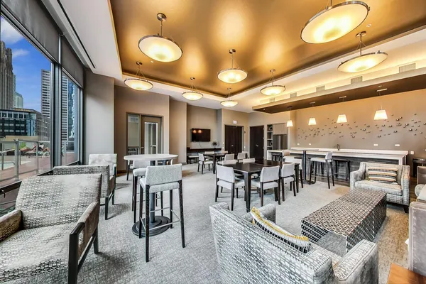 $4,500 | 240 East Illinois Street, Unit 1805, Chicago, IL 60611