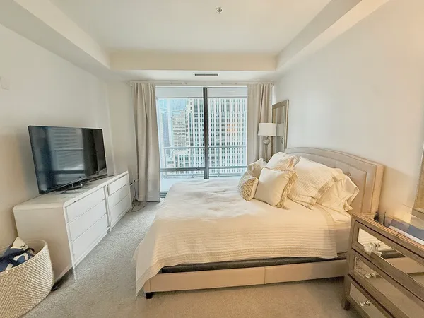 $4,500 | 240 East Illinois Street, Unit 1805, Chicago, IL 60611