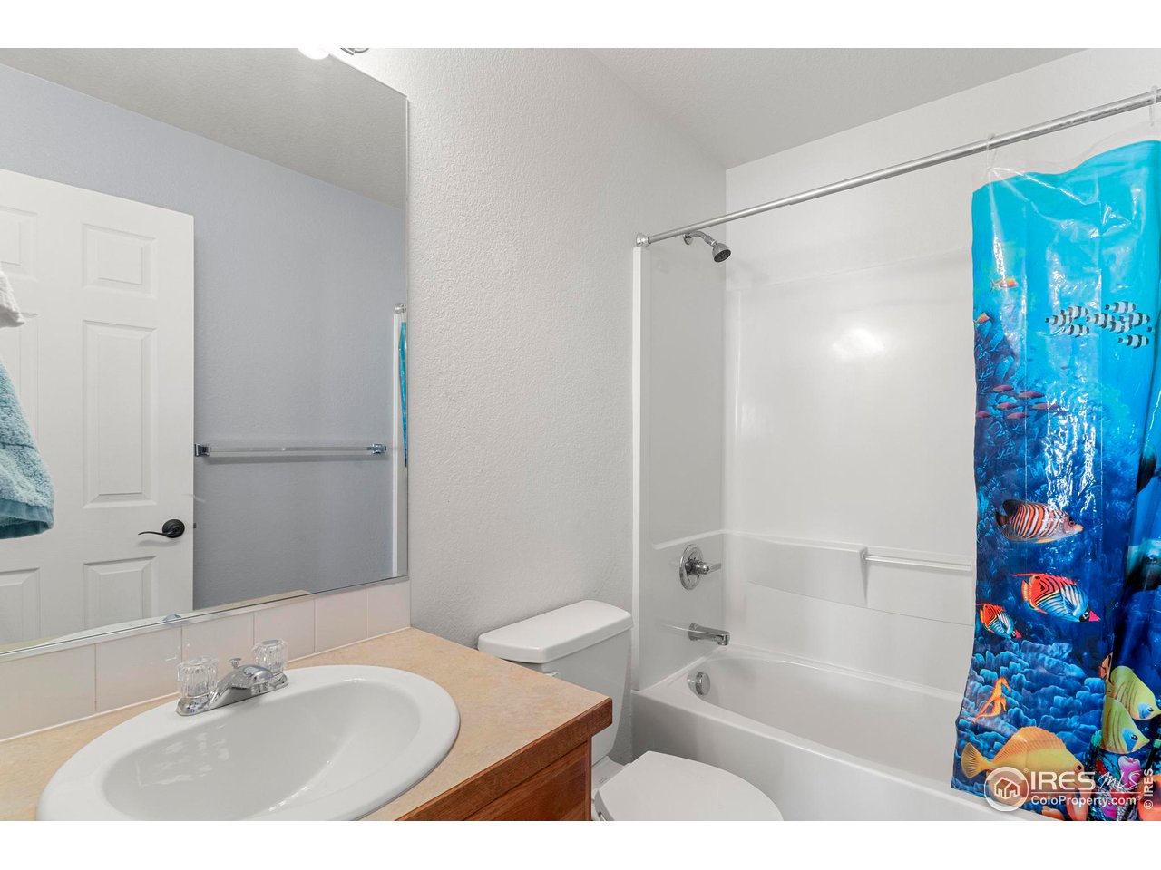 8726 19th St Road Greeley, CO 80634 - Photo 15 of 21 Guest Bath - Upstairs