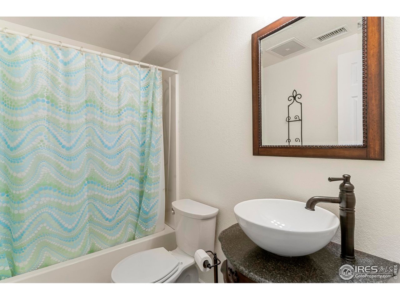 8726 19th St Road Greeley, CO 80634 - Photo 21 of 21 Full Guest Bath - Basement