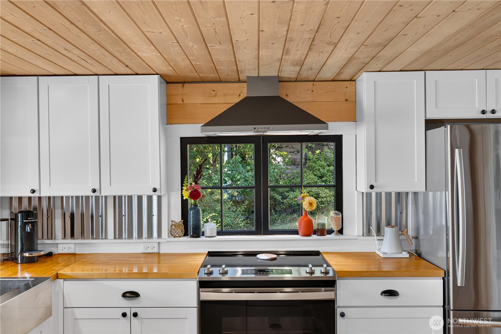 18274 Capet Zalsiluce Road La Conner, WA 98257 - Photo 15 of 37 Gallery Image 15