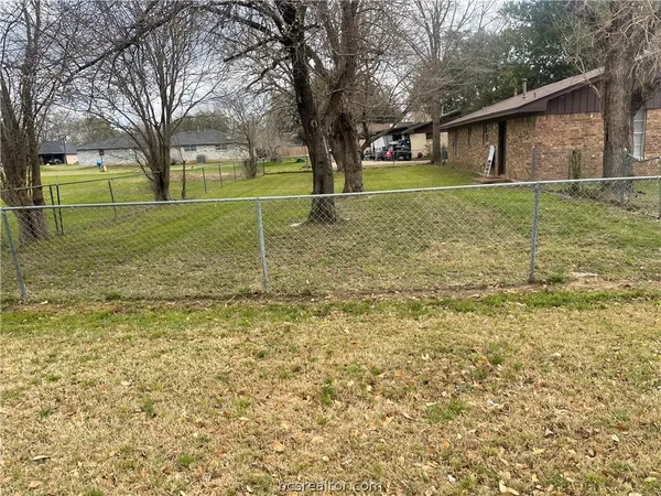 $145,000 | 508 Rose Marie Boulevard, Hearne, TX 77859