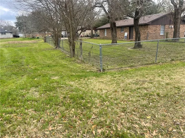 $145,000 | 508 Rose Marie Boulevard, Hearne, TX 77859