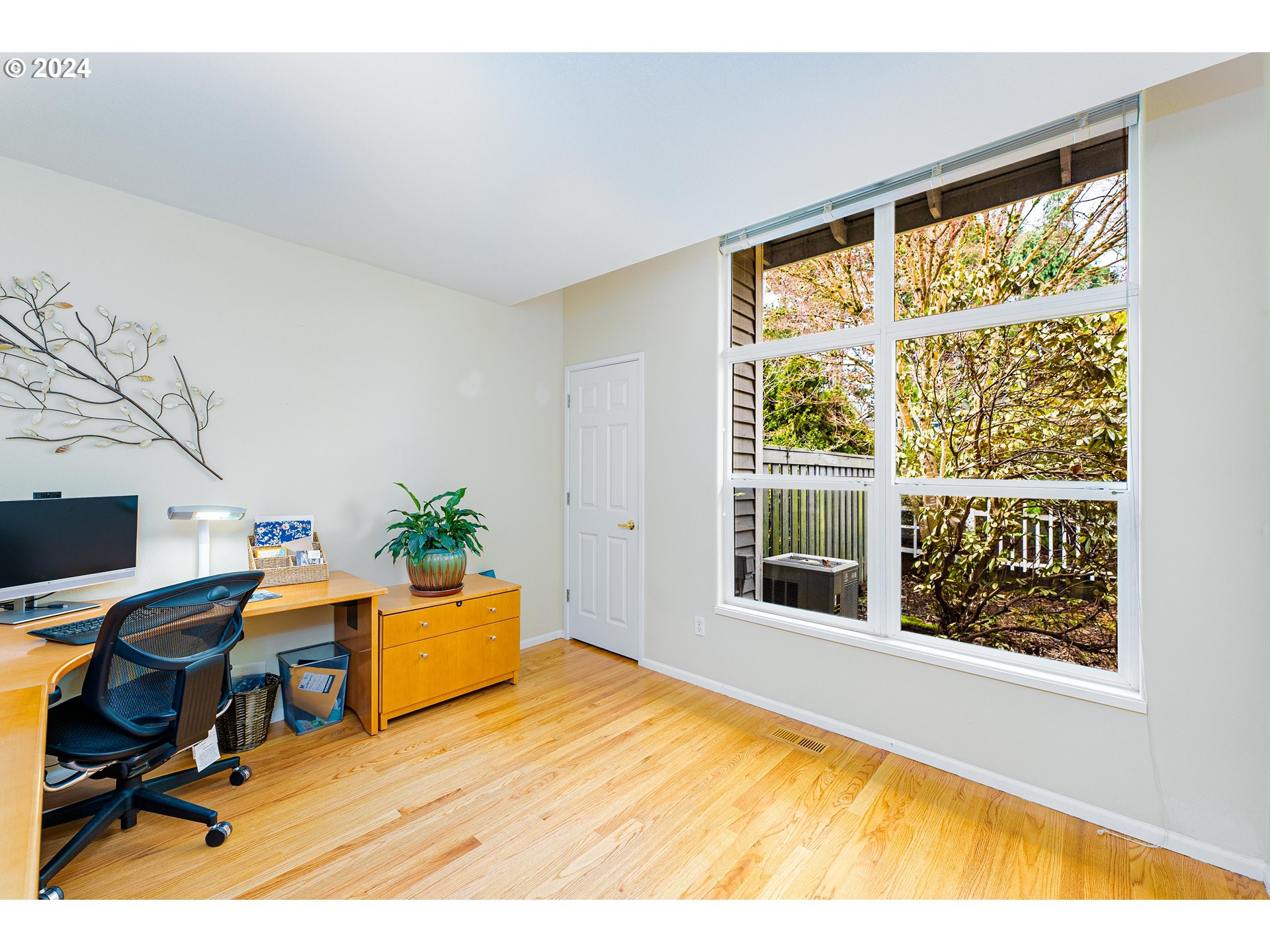 14915 Southwest Osprey Court Beaverton, OR 97007 - Photo 19 of 38 a workspace with a window