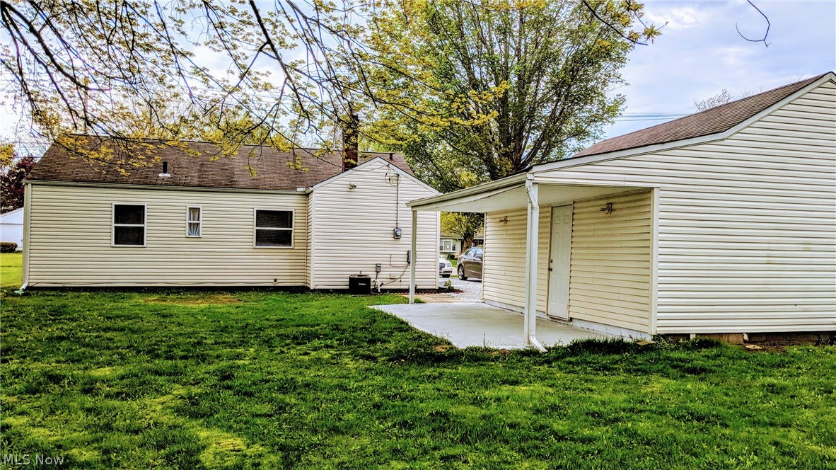 1295 Bennett Road Madison, OH 44057 - Photo 5 of 24