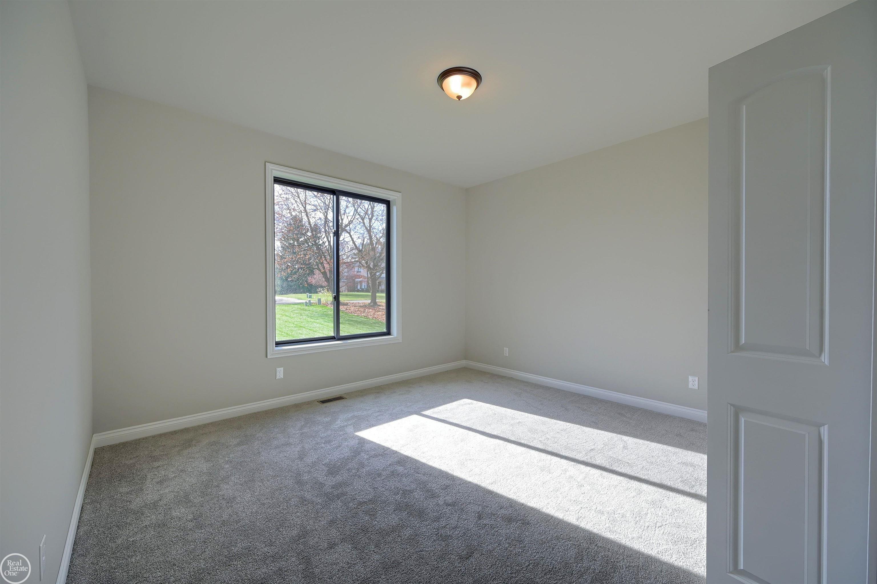 6145 Christopher Court Romeo, MI 48065 - Photo 35 of 48 50095927-34.JPG