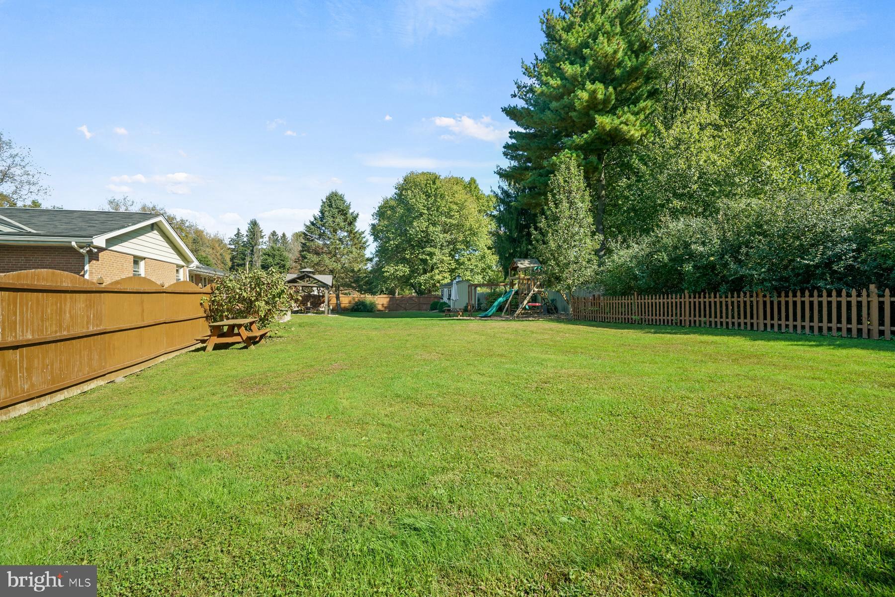 465 Mt Alverno Road Media, PA 19063 - Photo 42 of 65 Fenced in lever yard view 2