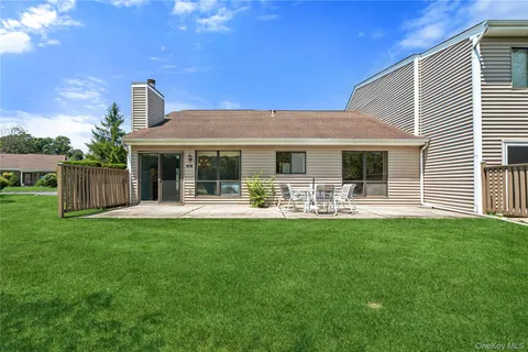 $599,000 | 91 Hidden Ponds Circle, Smithtown, NY 11787