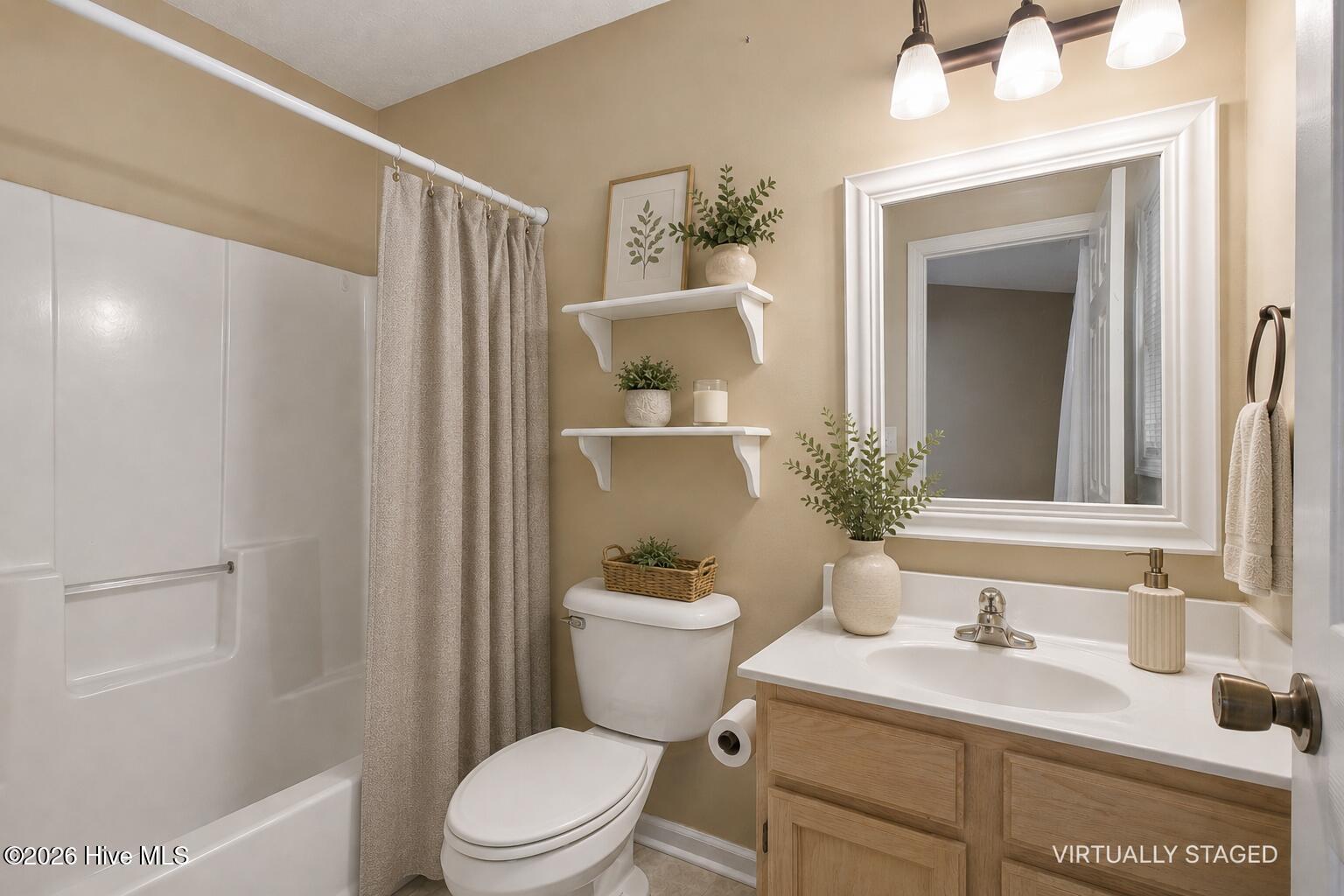 5709 County Line Road New Bern, NC 28562 - Photo 15 of 39 Virtually Staged - Owners Bathroom