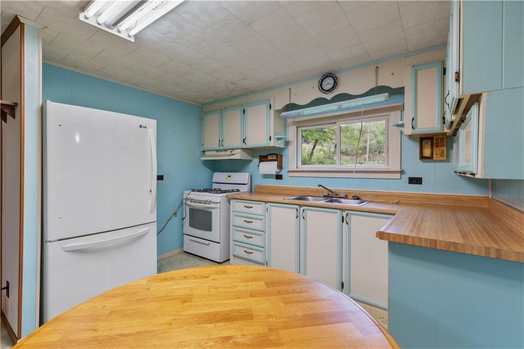 125 Fairview Church Road Wind Ridge, PA 15380 - Photo 6 of 40 Gallery Image 6