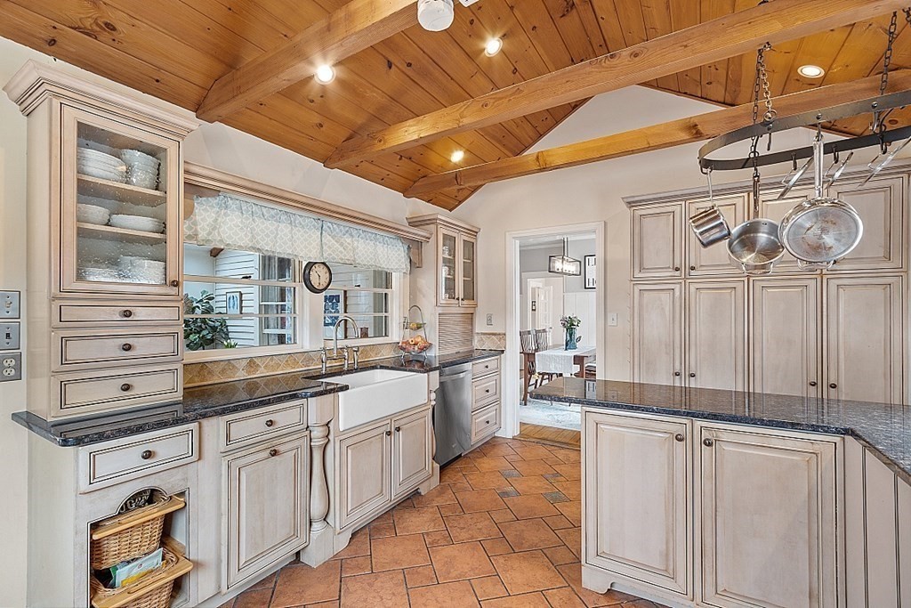58 Red Spring Road Andover, MA 01810 - Photo 5 of 42 Gallery Image 5