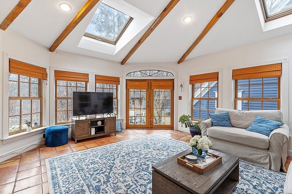 58 Red Spring Road Andover, MA 01810 - Photo 8 of 42 Gallery Image 8