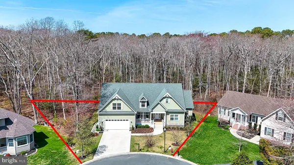 a view of house and outdoor space