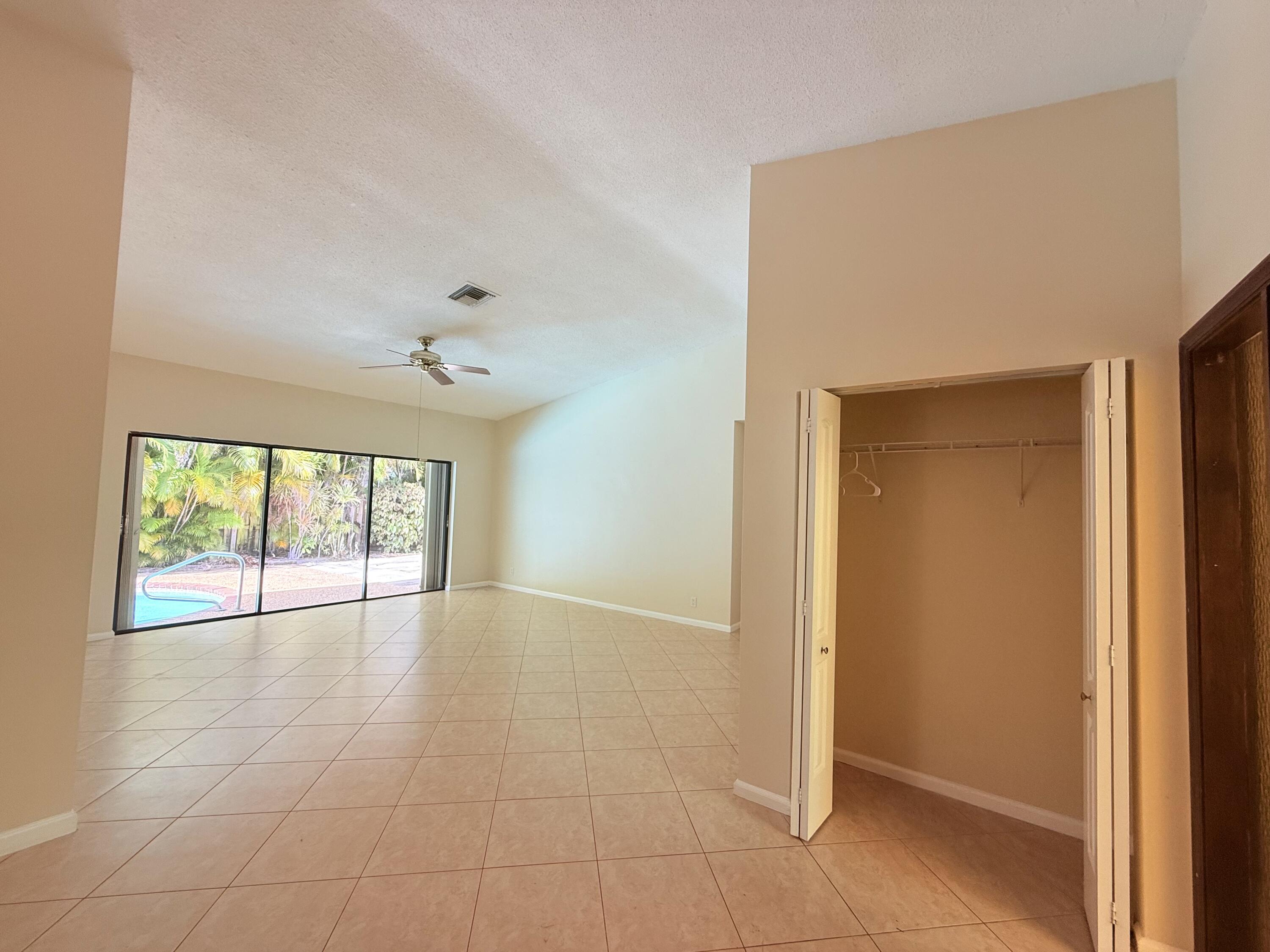 71 Laredo Lane Boca Raton, FL 33487 - Photo 4 of 18 IMG_7921