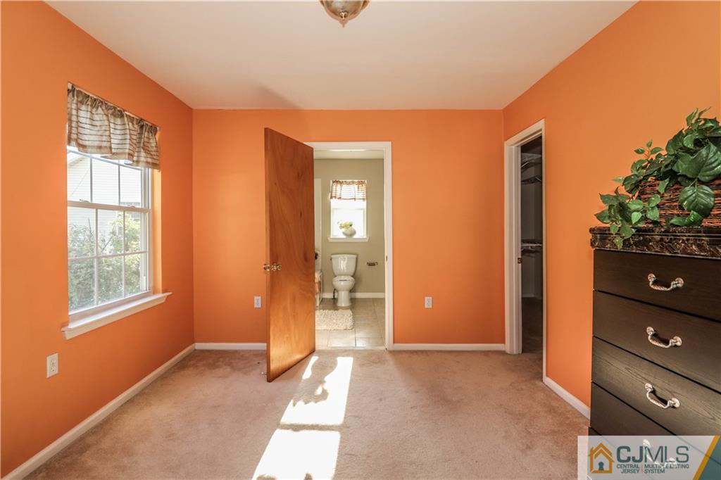 2 Altamont Road Edison, NJ 08817 - Photo 22 of 40 an empty room with windows and closet