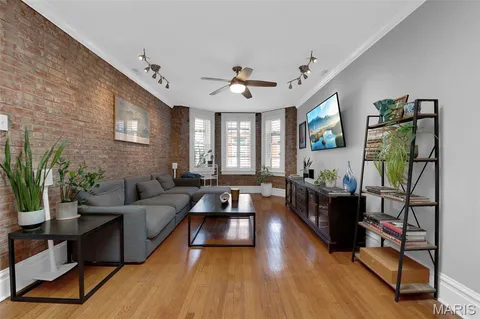 $289,900 | 378 North Taylor Avenue, Unit 3E, St. Louis, MO 63108