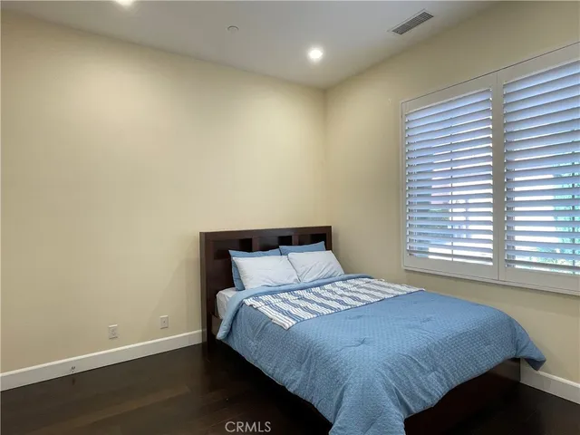 $6,000 | 56 Purple Jasmine, Irvine, CA 92620