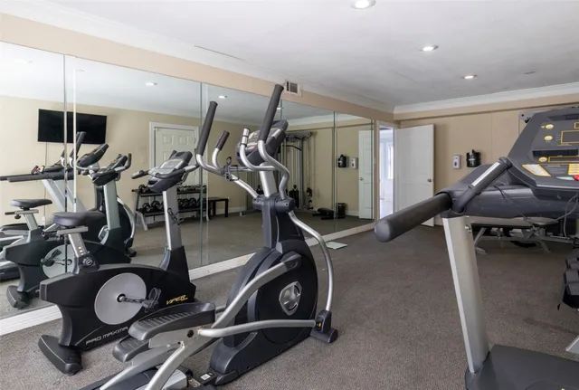 $799 | 9407 Westheimer Road, Unit 305, Houston, TX 77063