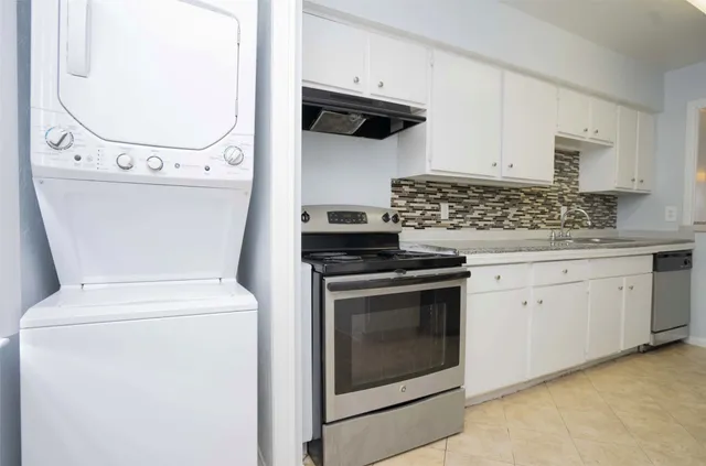 $799 | 9407 Westheimer Road, Unit 305, Houston, TX 77063