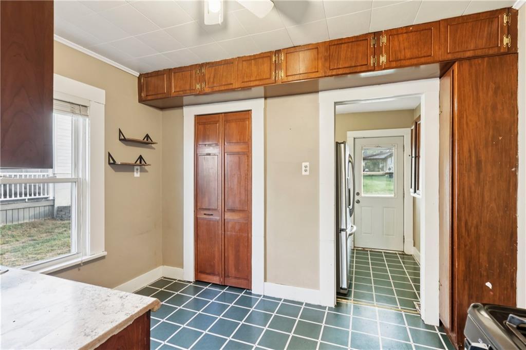 1370 Charlotte Avenue Rochester, PA 15074 - Photo 13 of 38