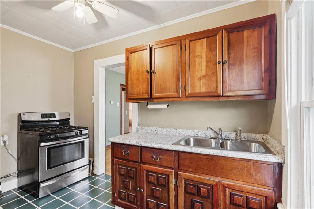 1370 Charlotte Avenue Rochester, PA 15074 - Photo 15 of 38