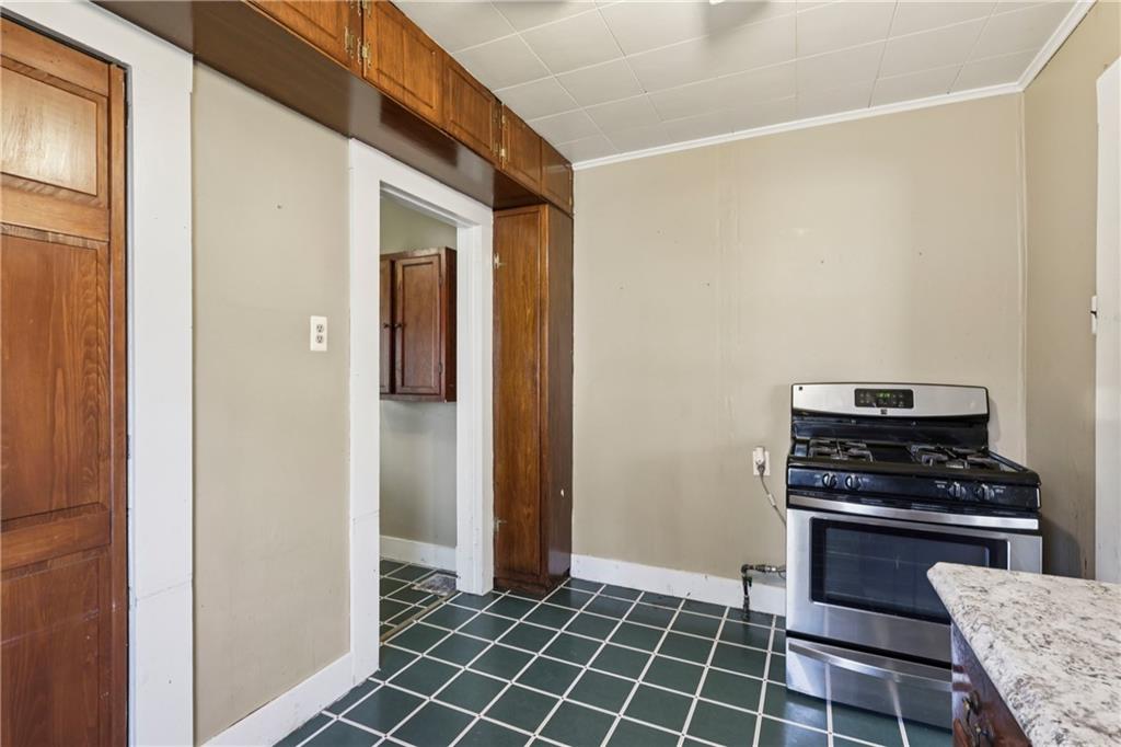 1370 Charlotte Avenue Rochester, PA 15074 - Photo 16 of 38