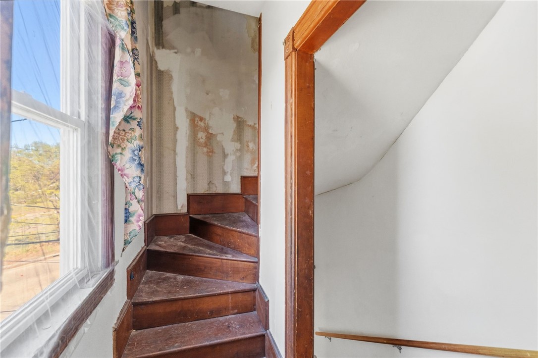 10 Molter Street Cranston, RI 02910 - Photo 26 of 41