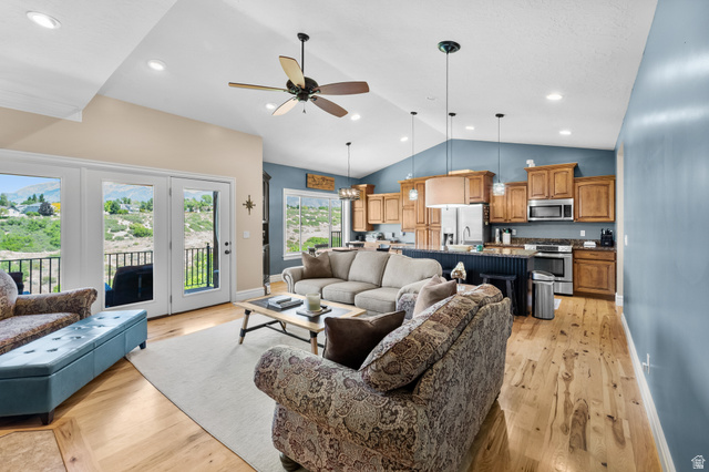 1445 Chateau Ridge Way Sandy, UT 84092 - Photo 2 of 63