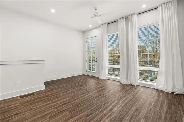 $2,400 | 1274 Longreen Terrace Northwest, Unit 8, Atlanta, GA 30318