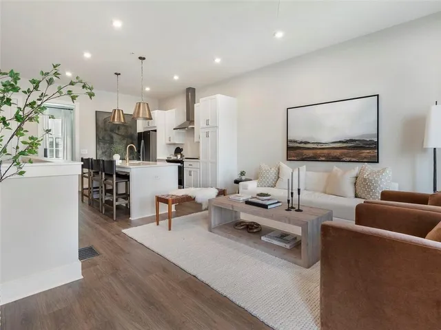 $2,400 | 1274 Longreen Terrace Northwest, Unit 8, Atlanta, GA 30318