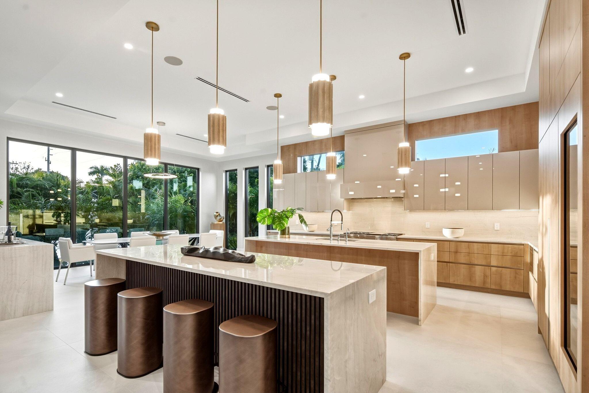 399 Northeast Spanish Court Boca Raton, FL 33432 - Photo 4 of 42 Kitchen