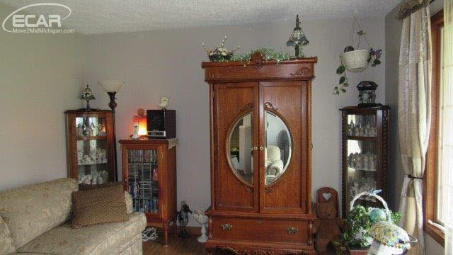 1048 East Hurd Road Clio, MI 48420 - Photo 24 of 30 21278618-23.JPG