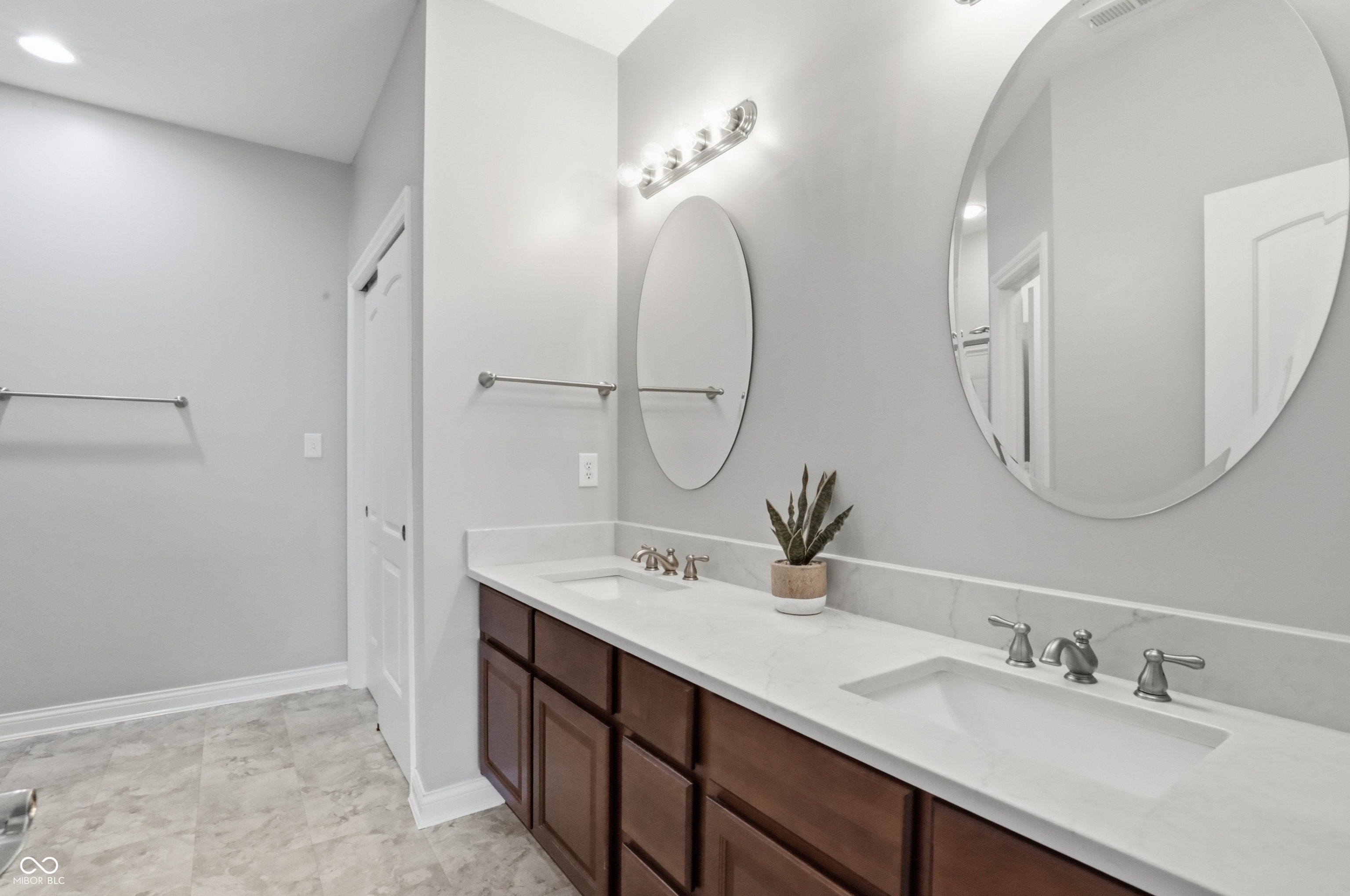 561 Rickels Court Whiteland, IN 46184 - Photo 13 of 25 Gallery Image 13