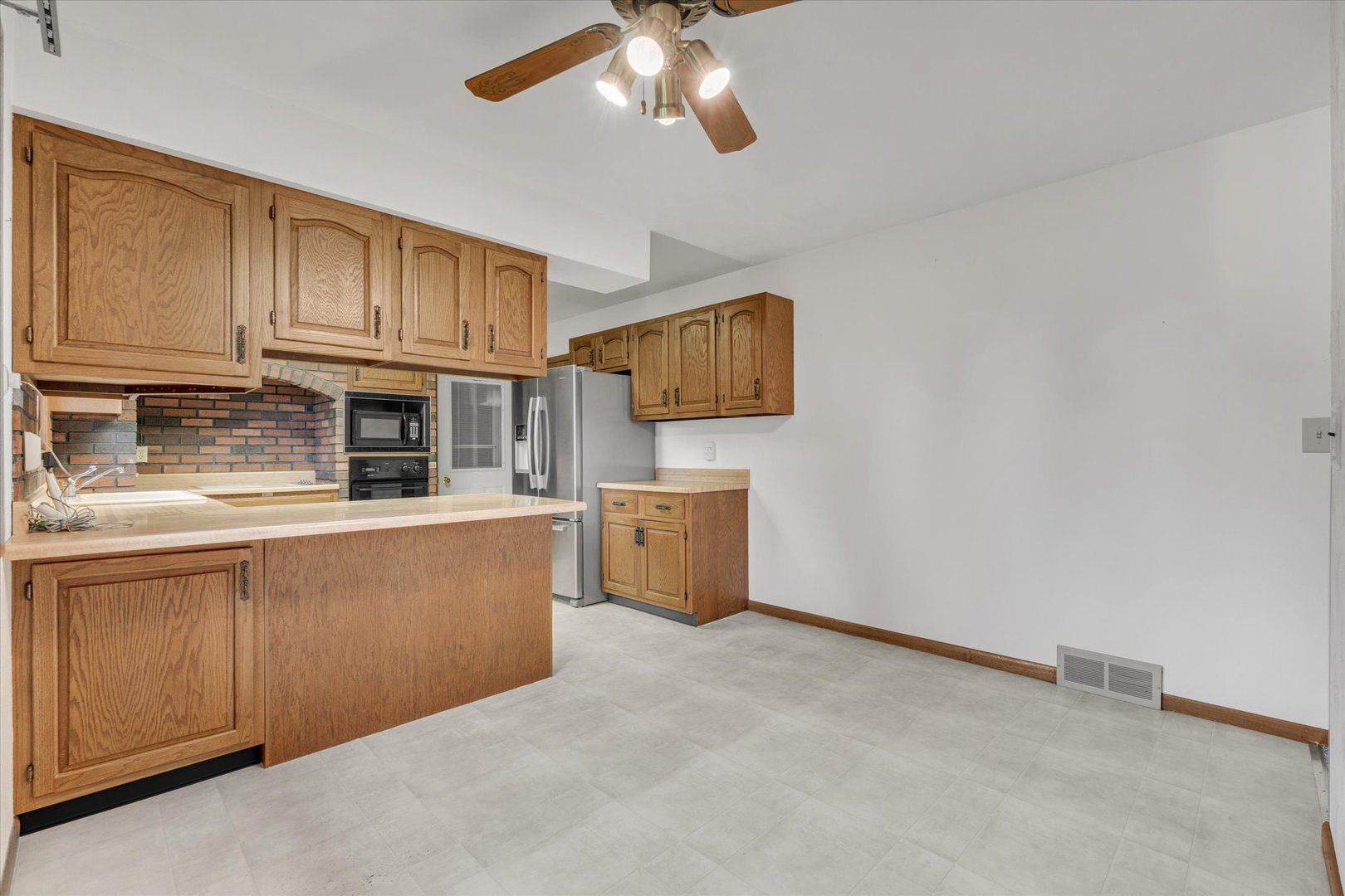 11822 3rd Street Milan, IL 61264 - Photo 17 of 45