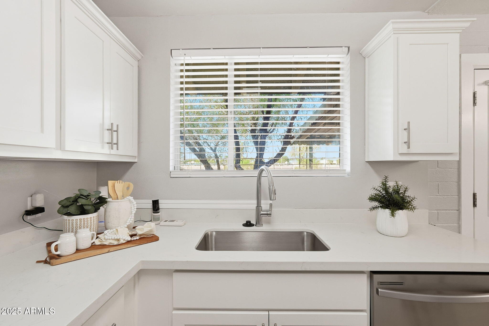 5136 West Osborn Road Phoenix, AZ 85031 - Photo 17 of 39 16-web-or-mls-016_ListerPros