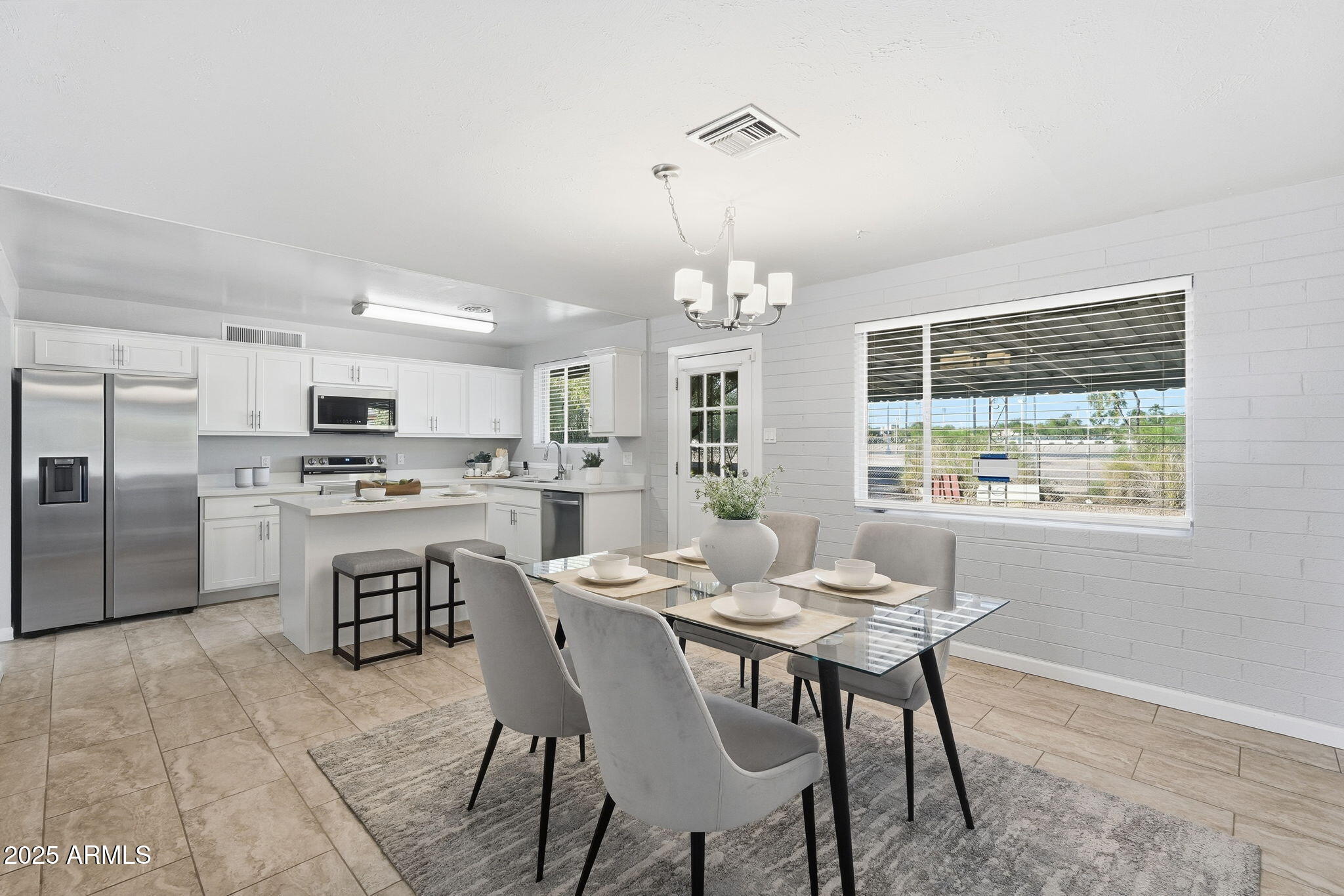 5136 West Osborn Road Phoenix, AZ 85031 - Photo 4 of 39 19-web-or-mls-019_ListerPros