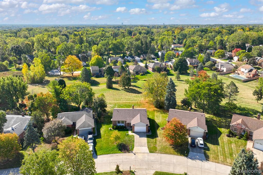 309 Coldiron Drive Rochester Hills, MI 48307 - Photo 34 of 35